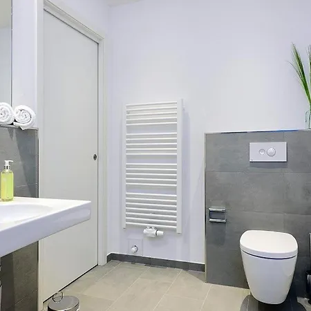 アパート Anna Duene Anna Duene 1-19